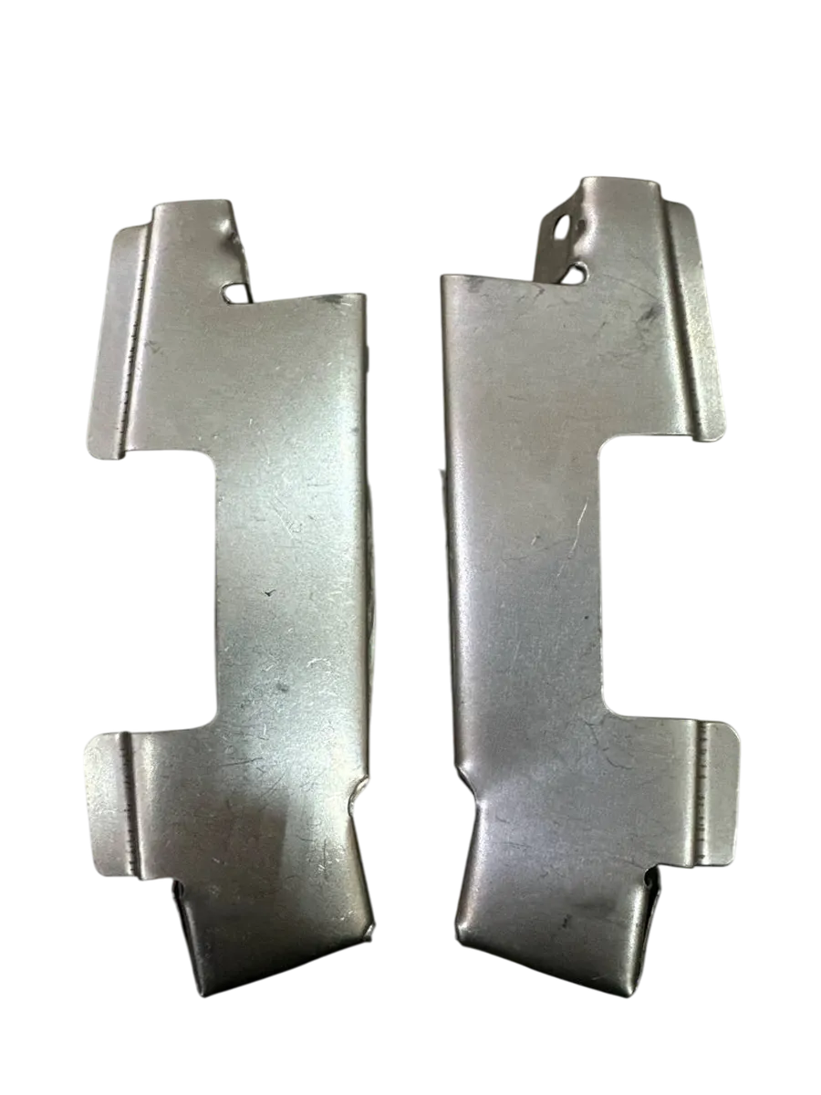 Крепеж решетки радиатора ваз 2107. Ремкомплект решетки ваз 2107. Крепление решетки радиатора 2107. Ремкомплект крепления решетки радиатора ваз 2107. Болт крепления решетки радиатора 2107.