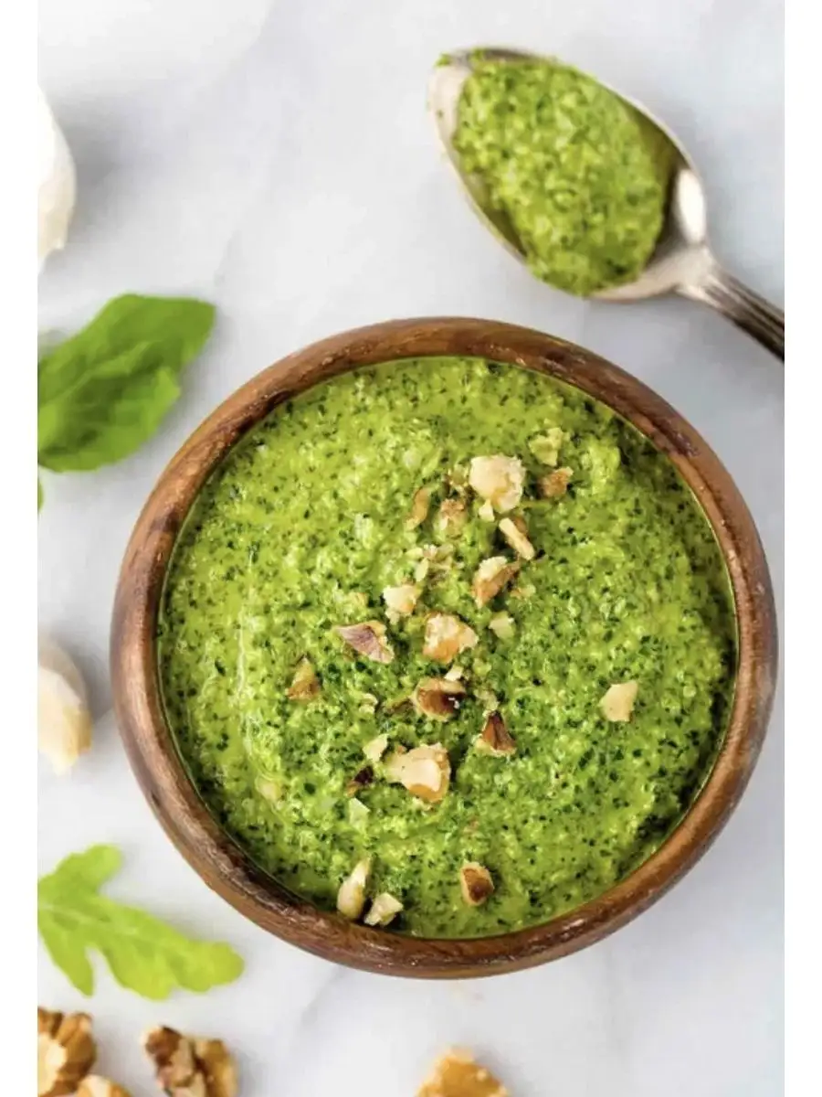 Песто с грецкими орехами. Песто рецепт с грецкими орехами. Песто с базиликом эстетика. Песто рецепт с грецкими орехами. Базиликовая соль рецепты с фото.